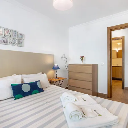 Dourado Apartman *